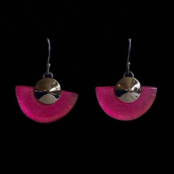 ALEXIS BITTAR • Vintage Neon Pink Lucite Hand Carved Fan Earrings - Picture 9 of 12